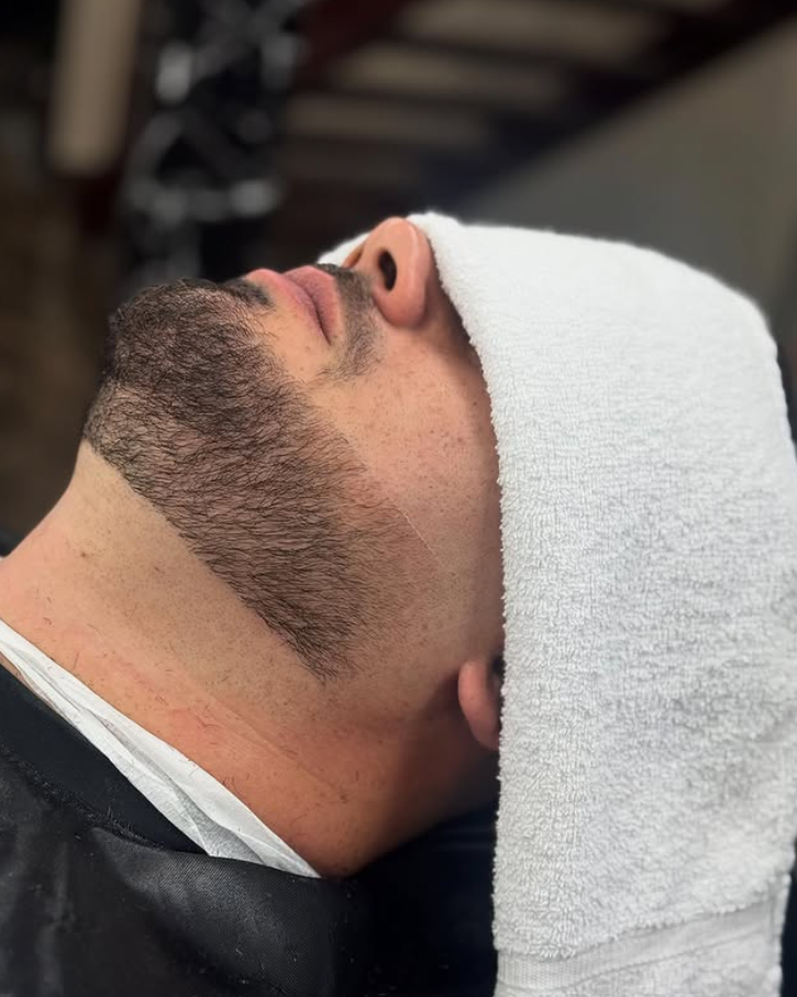 Barba terapia com toalha quente na Lobato1989
